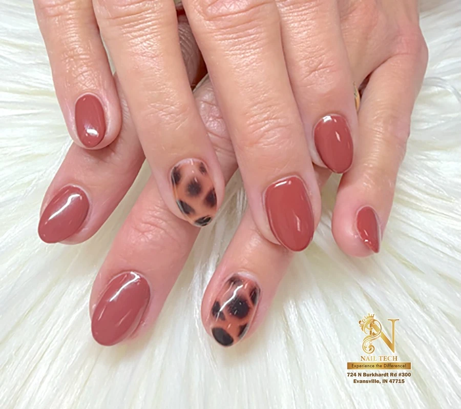 Nail Tech